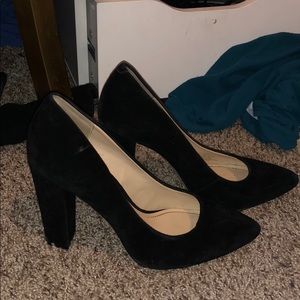 Suede pumps